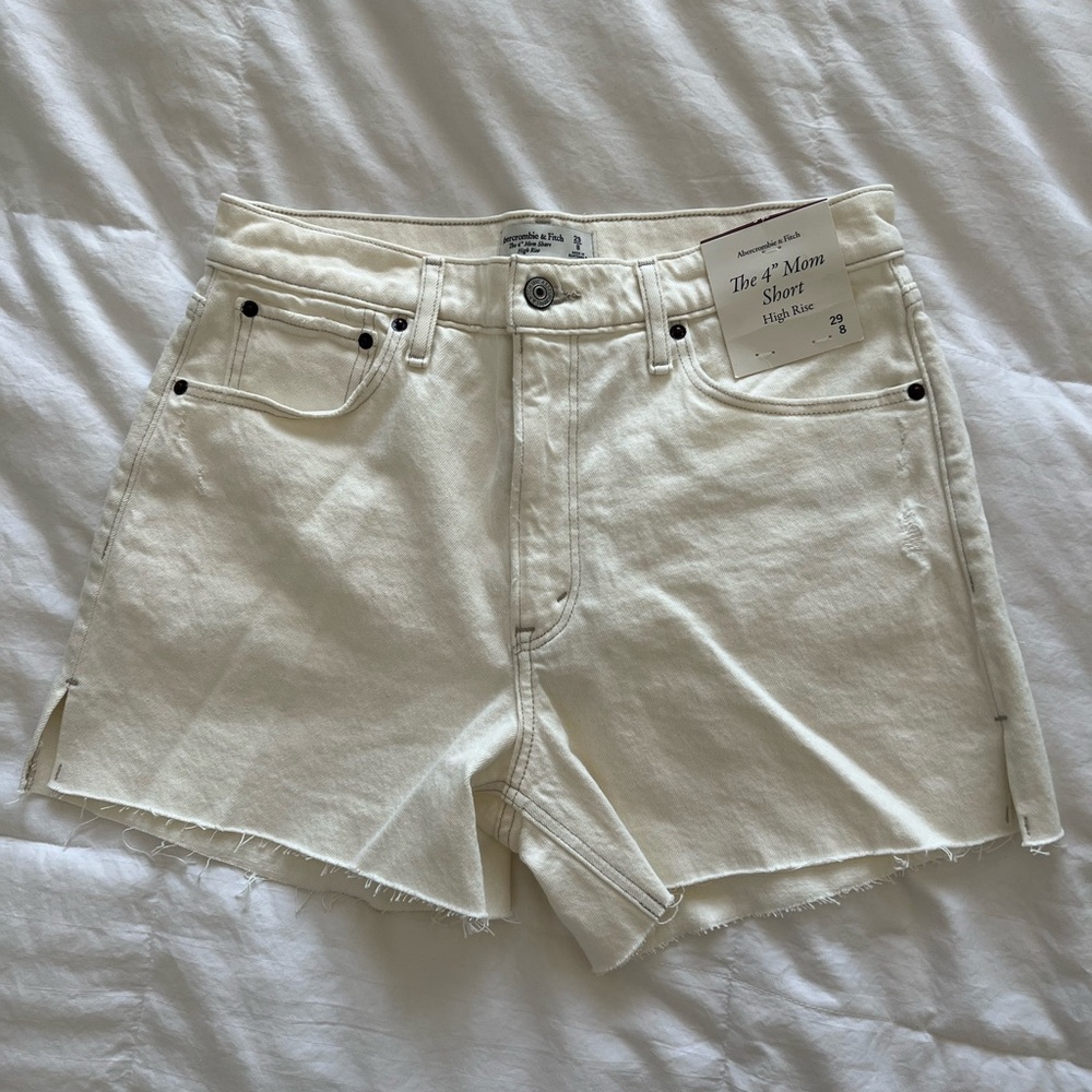 Abercrombie High Rise 4 Inch Mom
Shorts 29